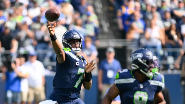 Seattle Seahawks Offense Face Plants Against Los Angeles Rams, Leaves Pete  Carroll Scratching Head - Sports Illustrated Seattle Seahawks News,  Analysis and More