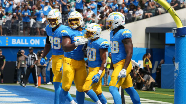 Chargers vs Raiders Final Score: LAC 28, Las Vegas 14 - Bolts From The Blue