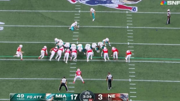 NFL Fans Were Rightfully in Awe of Patriots’ Never Seen Before Move to Block FG 