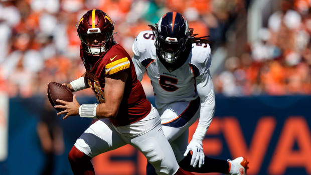 Denver Broncos HC Nathaniel Hackett Intimates Someone Else is Making Clutch  Game Decisions - Sports Illustrated Mile High Huddle: Denver Broncos News,  Analysis and More