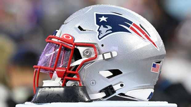 Mac In Business: Jones Joins New England Patriots Trio For Workouts -  Sports Illustrated New England Patriots News, Analysis and More