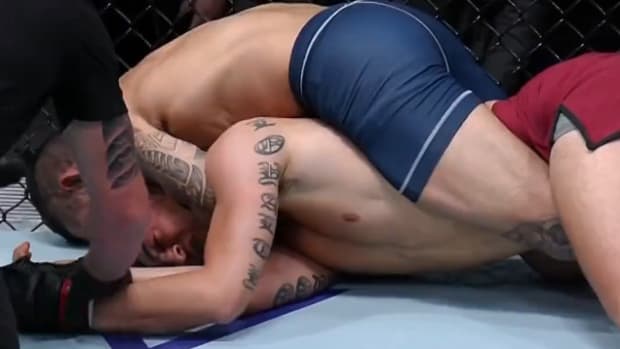 MMA Fighter Chokes Opponent Limp on DWCS Season 7, Week 7.webp