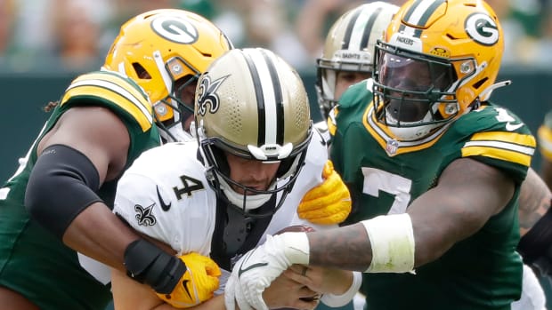 Derek Carr Gets Good News About Injury Suffered on Scary Hit vs. Packers