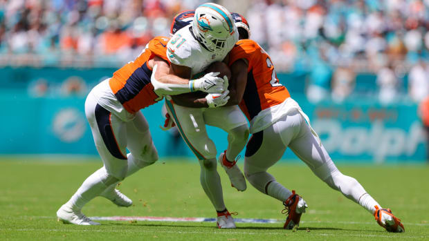 Denver Broncos vs. Miami Dolphins Predictions: 7 Crucial Stats and Players  To Watch Include Raheem Mostert, Josey Jewell