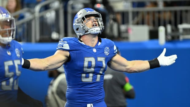 Lions: Aidan Hutchinson, James Houston make history in Week 17