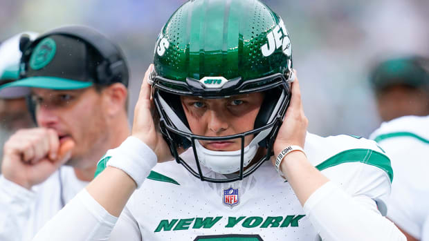 New York Jets vs. Jacksonville Jaguars halftime report: Zach Wilson runs  wild