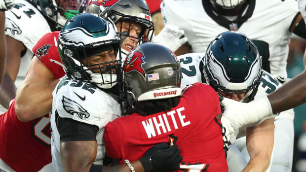 HERE'S HOW WENTZ HELPED ATTRACT LEGARRETTE BLOUNT TO EAGLES