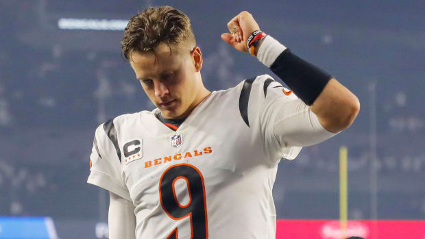 Watch: Cincinnati Bengals Defensive End Trey Hendrickson Catches Punt While  Holding Four Footballs at Pro Bowl Games - Sports Illustrated Cincinnati  Bengals News, Analysis and More