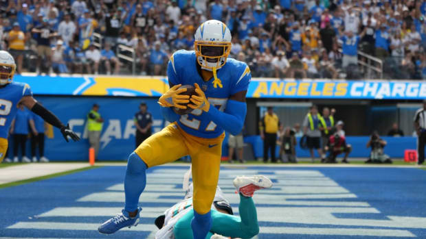 Los Angeles Chargers at Cleveland Browns Game Day Betting Odds: Week 5  Point Spread, Moneyline, Over/Under - Sports Illustrated Los Angeles  Chargers News, Analysis and More