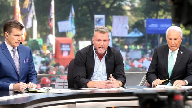 ESPN Kicks Off Industry-Leading College Football Coverage for 2021-22 with  Marquee Matchups and Dynamic Commentator Teams in Week 1 - ESPN Press Room  U.S.