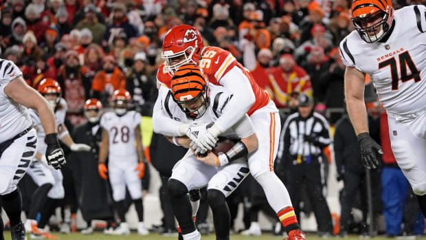 Chiefs TE Travis Kelce, Returner Mecole Hardman Leaders in NFL Pro Bowl  Voting - Sports Illustrated Kansas City Chiefs News, Analysis and More