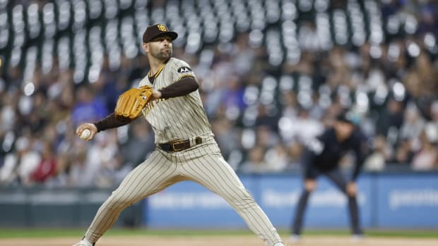 Houston, TX, USA. 6th July, 2018. Chicago White Sox pitcher Carlos Rodon  (55) blows a bubble prior to a Major League Baseball game between the  Houston Astros and the Chicago White Sox