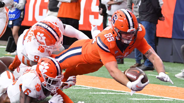 Syracuse Sets Uniform Combo For Season Opener vs Louisville - Sports  Illustrated Syracuse Orange News, Analysis and More