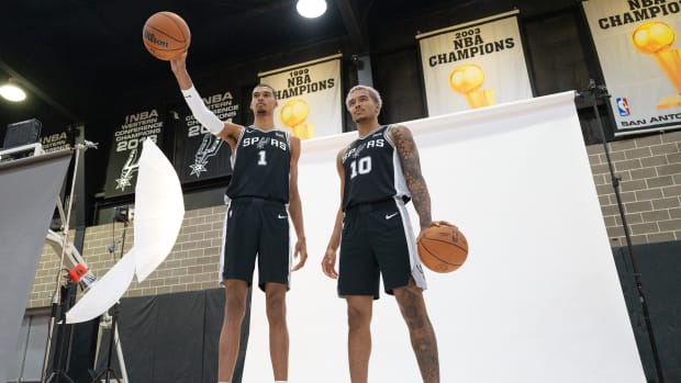 NBA Executives View San Antonio Spurs As Threat For Major Draft Trade -  Sports Illustrated Inside The Spurs, Analysis and More