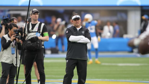 Las Vegas Raiders implode in a 23-18 loss to the Pittsburgh Steelers -  Sports Illustrated Las Vegas Raiders News, Analysis and More