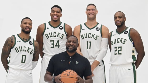 Khris Middleton and Brook Lopez signings official, while A.J Green