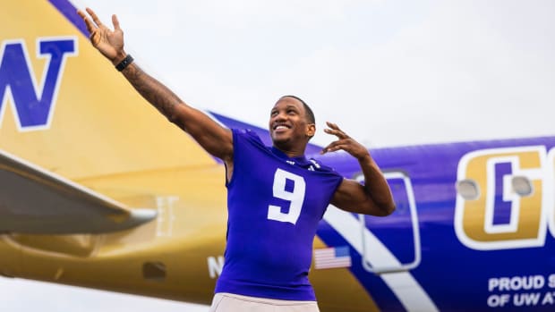 While His UW Career Ended in Bad Way, McDuffie's NFL World Couldn't Be  Better - Sports Illustrated Washington Huskies News, Analysis and More