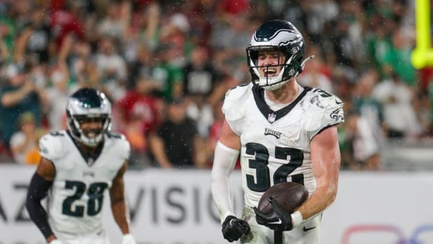 Philadelphia Eagles Running Attack Turning Modern NFL World Upside Down -  Sports Illustrated Philadelphia Eagles News, Analysis and More