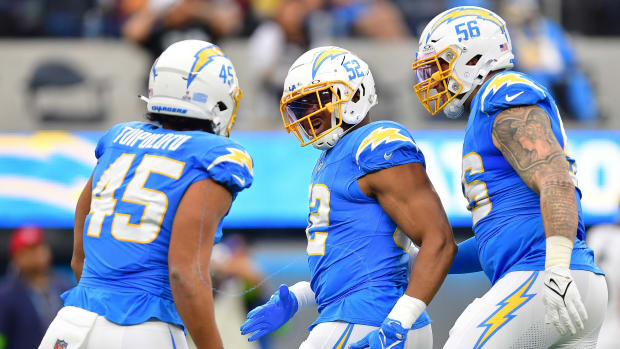 Live In-Game Updates: Los Angeles Chargers vs. Las Vegas Raiders Week 1 -  Sports Illustrated Los Angeles Chargers News, Analysis and More