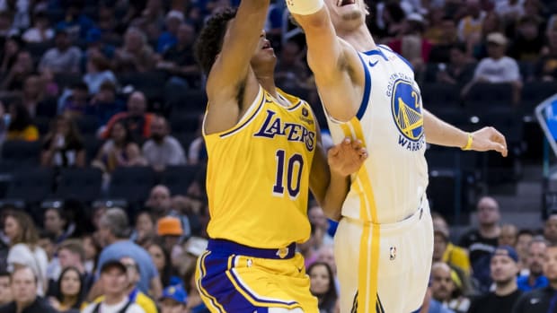 Staples Center Workers to Be Paid Amid Lakers, Clippers, Kings