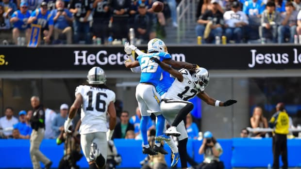 Live In-Game Updates: Los Angeles Chargers vs. Las Vegas Raiders Week 1 -  Sports Illustrated Los Angeles Chargers News, Analysis and More