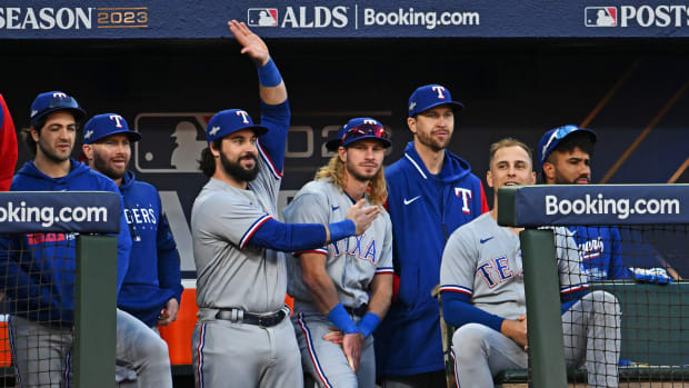 Choo reaches in 38th game in row as Rangers beat Padres 7-4
