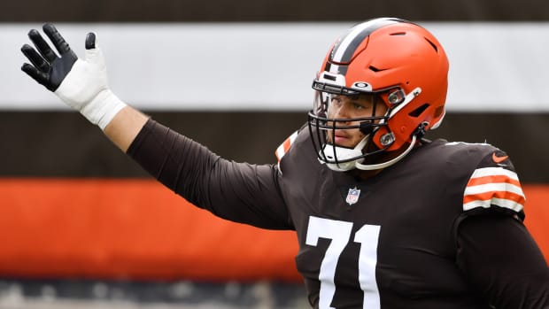 The Cleveland Browns can improve on both sides of the ball with Pete Smith