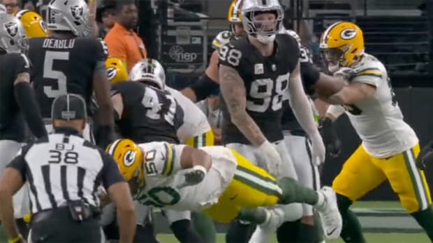 NFL fans claim game is 'rigged' after Packers score touchdown when