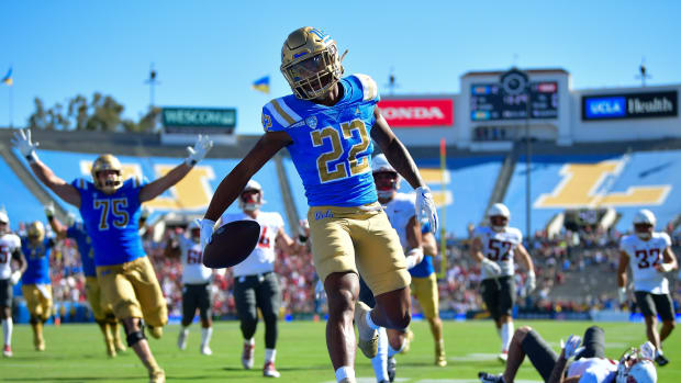 UCLA Football: Pundit Believes Transfer Could Be Among Top Prospects At  Position - Sports Illustrated UCLA Bruins News, Analysis and More