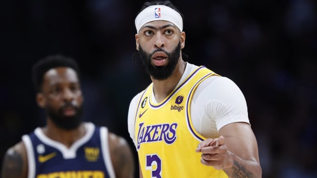 Anthony Davis Makes Shocking Basketball Revelation - Sports Illustrated