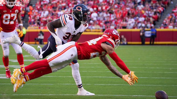 Bears vs. Buccaneers Spread Pick, Player Props & Best Bets: Sunday, 9/17 -  Sports Illustrated Chicago Bears News, Analysis and More