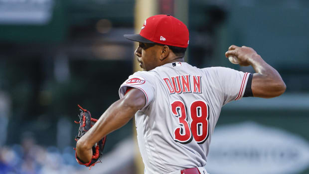 Ken Griffey Jr. Is a photographer at the Arizona Cardinals game : r/baseball