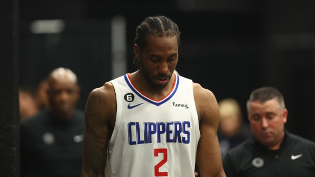 Farbod Esnaashari on X: Here's a picture of Happy Kawhi Leonard in the  Clippers new City Edition jersey to start your month with good vibes.   / X