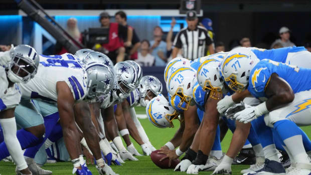 Chargers honor wounded police officers during halftime in game versus  Cowboys