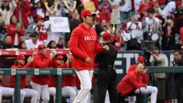 Los Angeles Angels Go Viral For Taking Team Photo With Shohei Ohtani Body  Double - Fastball