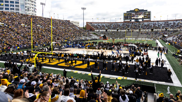 Hawkeyes Rally to Down Indiana - Sports Illustrated Iowa Hawkeyes News,  Analysis and More