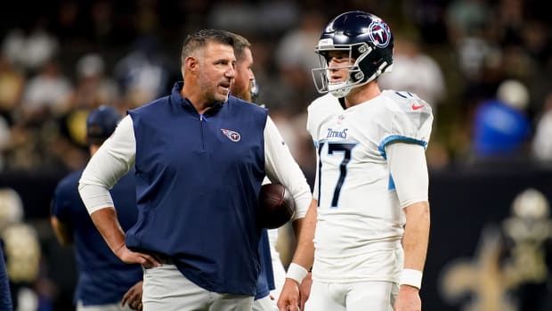 Tennessee Titans head coach Mike Vrabel and quarterback Ryan Tannehill