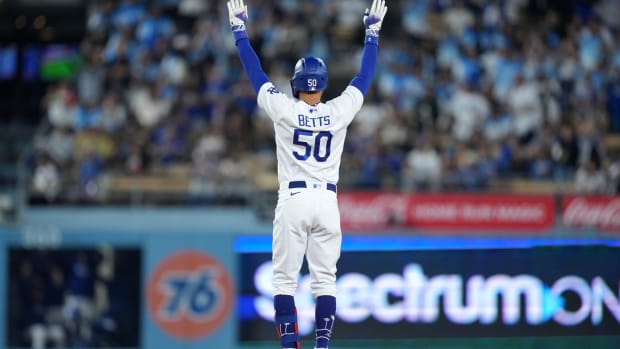 How loud is Ohtani going to get cheered at Dodger Stadium this year? : r/ Dodgers