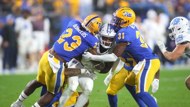 Pitt football team reveals steel gray alternate uniforms - Cardiac