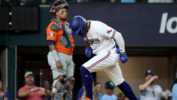 Astros first baseman Yuli Gurriel has MLB's craziest hair - Sports