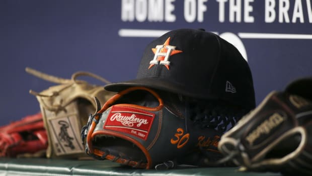 MLB leans on longtime mud supplier, not Rawlings, to coat balls