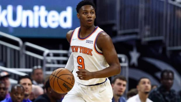 Knicks Agree to Sign-and-Trade for Camby - WSJ