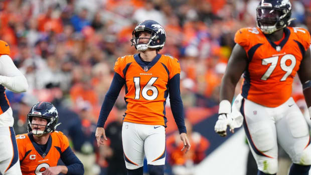 Denver Broncos Unveil Jersey Numbers for New Free-Agent Crop - Sports  Illustrated Mile High Huddle: Denver Broncos News, Analysis and More