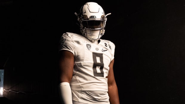 Oregon Football Reveals Retro Uniform Combination for Week 8 vs. Washington  State Cougars - Sports Illustrated Oregon Ducks News, Analysis and More