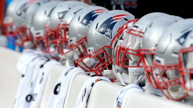 Patriots Unveil Red Throwback Uniforms for 2022 Season in Video - Sports  Illustrated