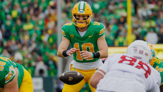 Oregon Football Reveals Retro Uniform Combination for Week 8 vs. Washington  State Cougars - Sports Illustrated Oregon Ducks News, Analysis and More