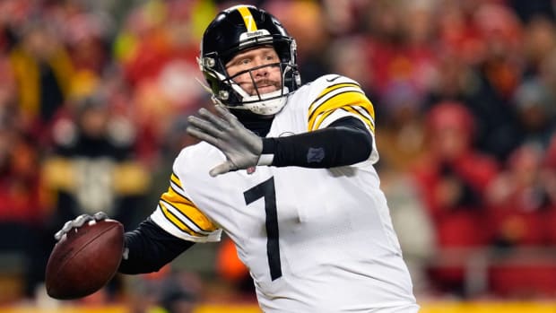 Ben Roethlisberger looks to throw in a playoff game.