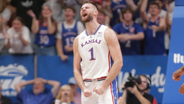 PREVIEW: #8 Kansas Jayhawks Basketball vs #4 Houston Cougars in Must-Win  for KU's Big 12 Title Hopes 