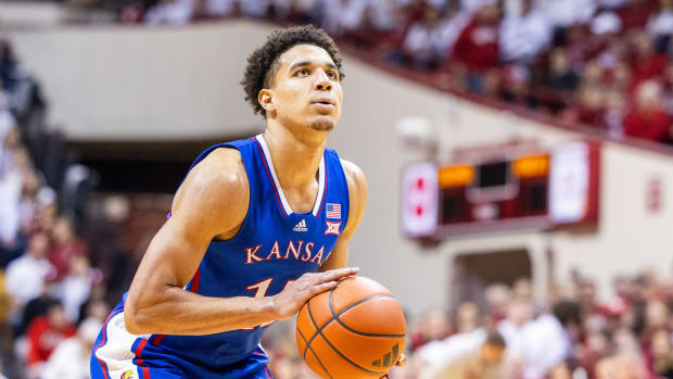 Now that the 2022-23 Kansas basketball roster is set, here's a look at 5  key questions entering the summer - KU Sports