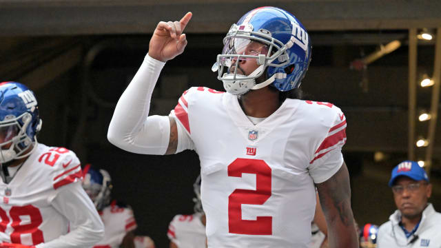 Giants' QB Daniel Jones, who was limited in practice this week due to a  sprained ankle, is off the injury report and is expected to start…